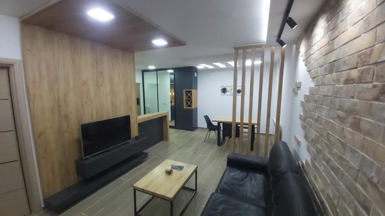 Apartment Serbian - 44, Gandijeva 184 Bezanija