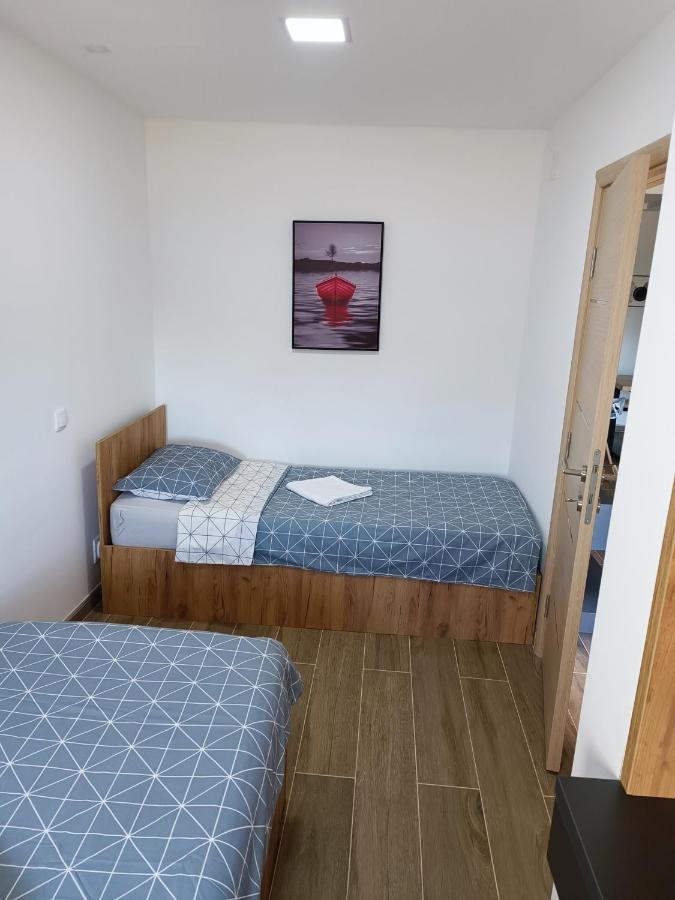 Serbian - 44, Gandijeva 184 Apartment
