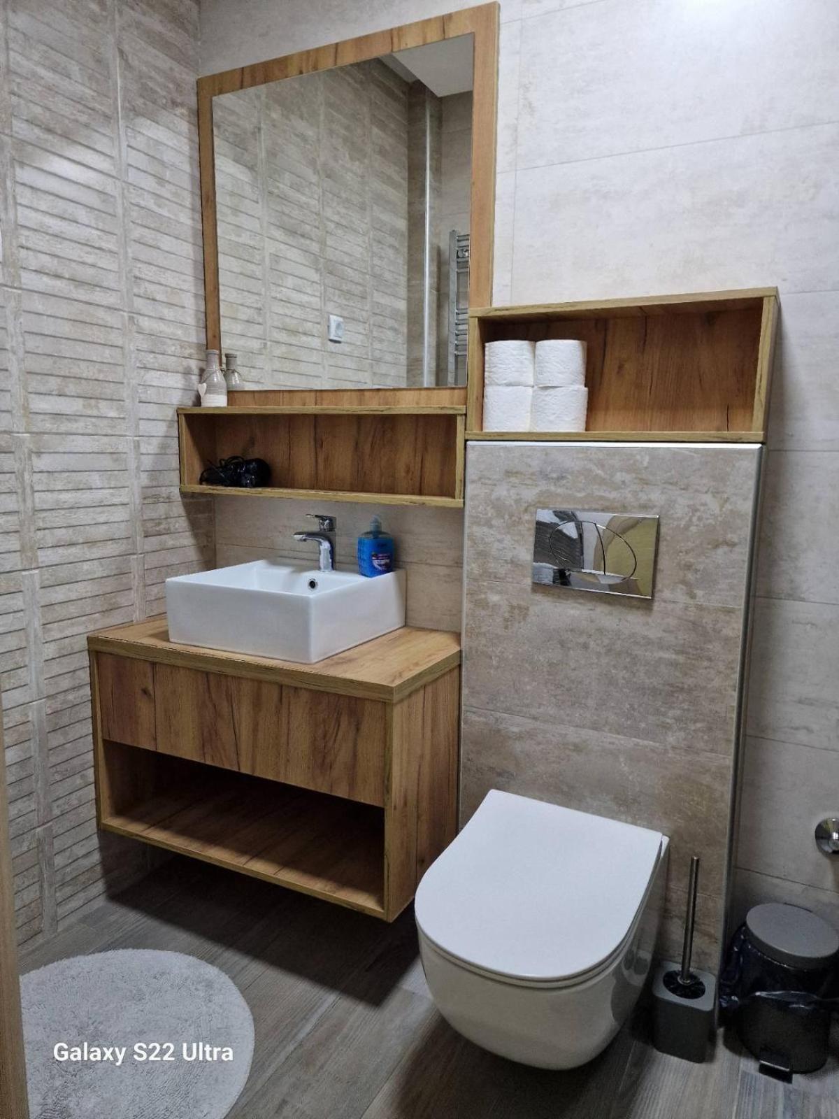 Serbian - 44, Gandijeva 184 Apartment